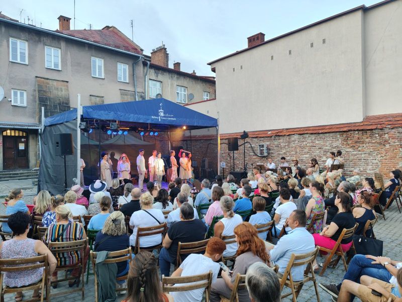 2eb341db-0754-4235-a50e-8f0a9b79e5cc