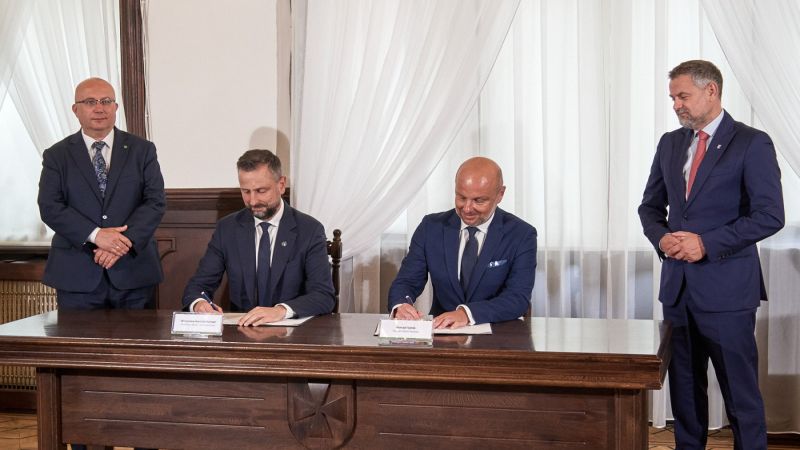 228c9da1-bc53-4493-91e7-c7f01f33c731