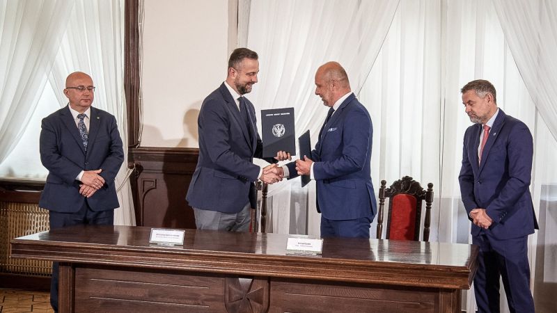 94dbee6f-6b62-44c8-8d69-e8f2bef3ae9e