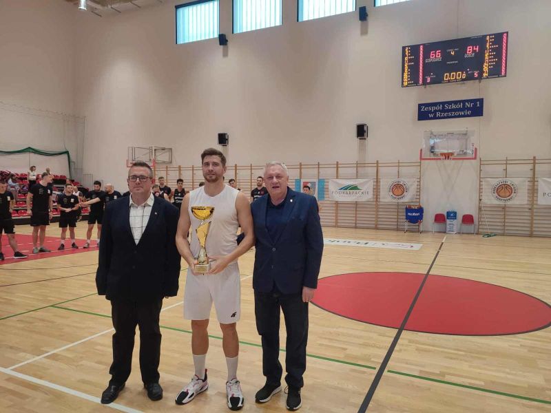 e65db149-a9f2-40e7-bfe6-73ef14a36ada