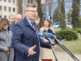 PiS-w-Rzeszowie-o-programie-Nawrockiego.-Zapowiedzi-poslow-bez-udzialu-kandydata-6