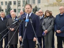 PiS-w-Rzeszowie-o-programie-Nawrockiego.-Zapowiedzi-poslow-bez-udzialu-kandydata-9