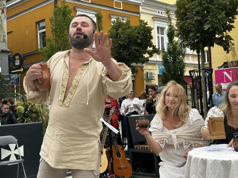 9e679512-b1e1-46a1-9c15-ead7e2408a61