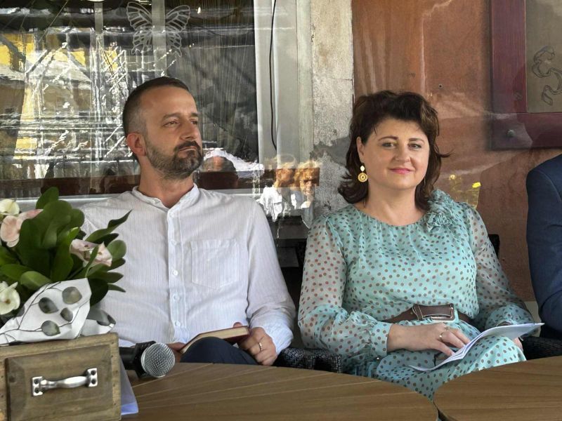 ab46e938-66ad-438b-b096-39195b50f567