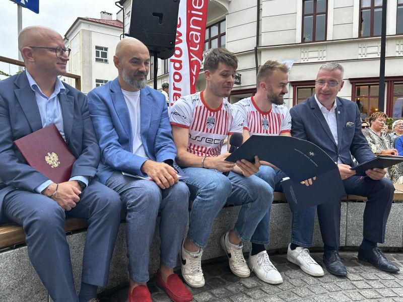 fc016176-b60c-4415-992c-505f7c85afde