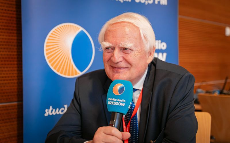 544899912_1374503438015800_8702382011713807783_n