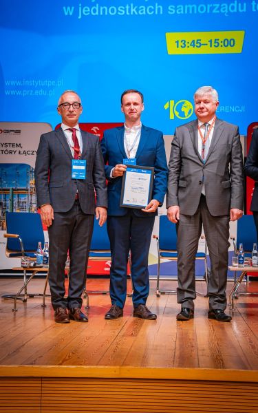 545031146_1374499751349502_5591334497421821372_n