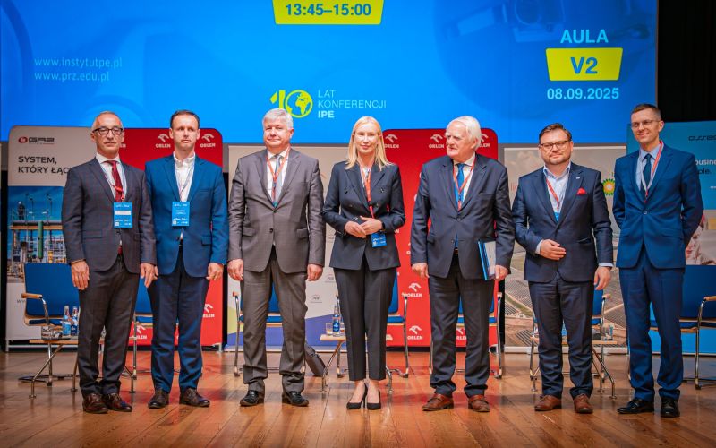 545853848_1374499734682837_2565150882166646462_n