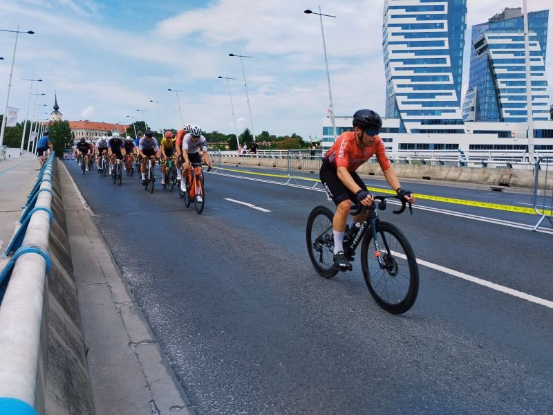 3336aec6-6b88-449f-880a-720a89f9b7a2