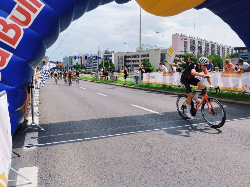 42657424-0c84-4168-83c6-b4450f328e4b