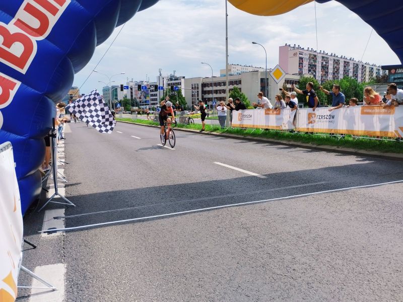 7c810963-d4d0-47d8-b4f2-3fbb40f7b753