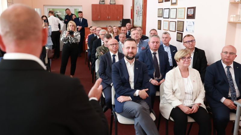 3e650571-8e73-4f9b-8eed-30cf8ee790c7