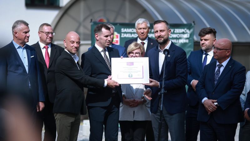 bb2fd7f4-3f26-481d-a168-542b5706158e