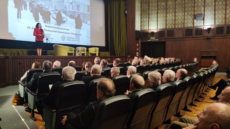 Wojewódzkie obchody 42. rocznicy Porozumień Rzeszowsko-Ustrzyckich 1 - Polskie Radio Rzeszów Wojewódzkie obchody 42. rocznicy Porozumień Rzeszowsko-Ustrzyckich