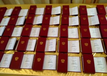 Ratownicy medyczni z&nbsp;Przemyśla odznaczeni za&nbsp;pomoc Ukrainie