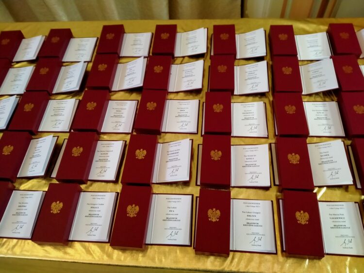 Ratownicy medyczni z Przemyśla odznaczeni za pomoc Ukrainie