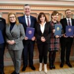 Ratownicy medyczni z Przemyśla odznaczeni za pomoc Ukrainie - Polskie Radio Rzeszów