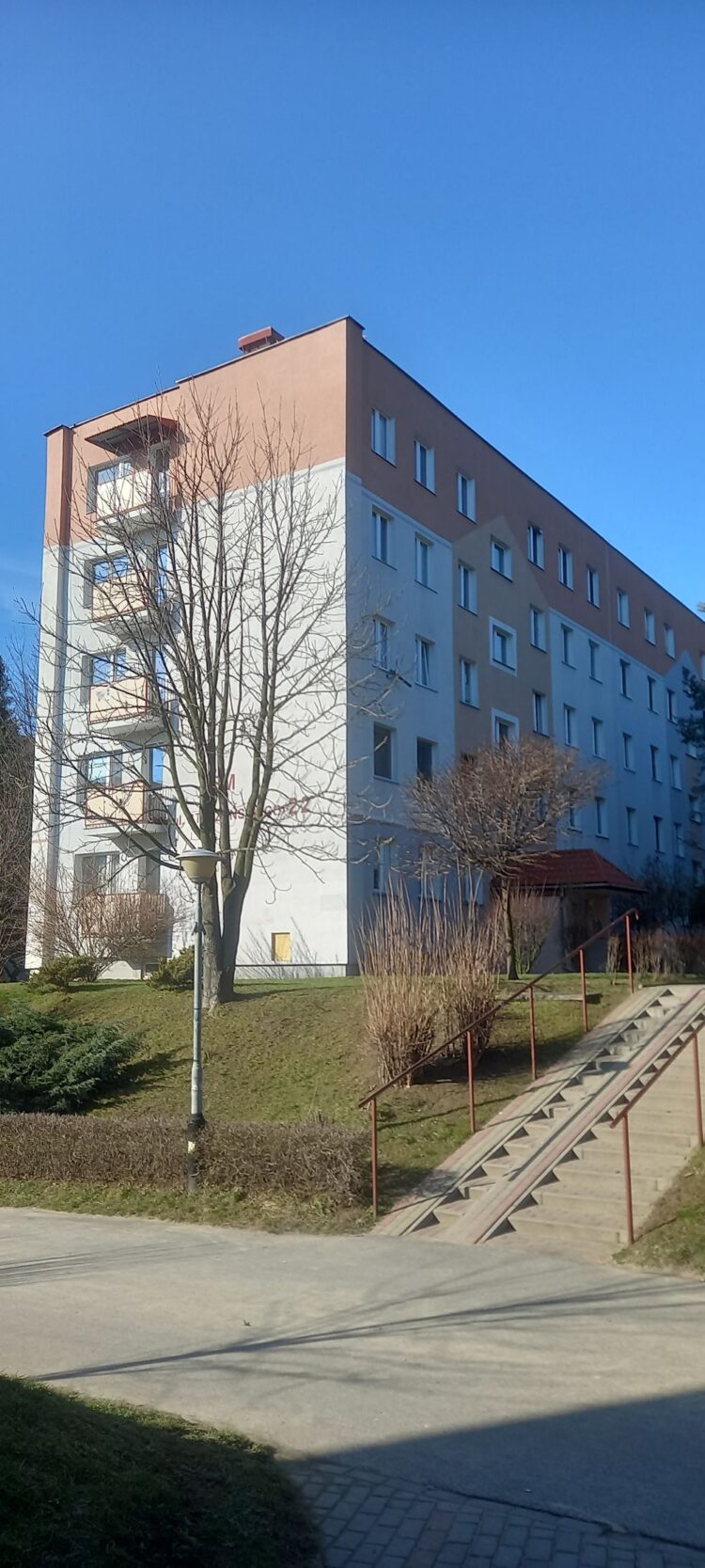 Mieszkańcy protestują przeciwko planom budowy masztu telefonii komórkowej