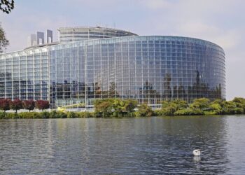 Wystartował konkurs o Unii Europejskiej. Nagrodą jest płatny staż w Parlamencie Europejskim