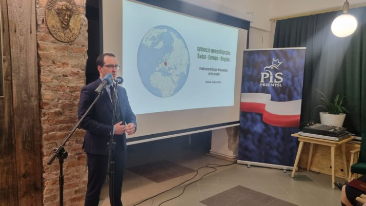 Stanisław Żaryn ostrzega przed kampanią dezinformacyjną 1 - Polskie Radio Rzeszów Stanisław Żaryn ostrzega przed kampanią dezinformacyjną