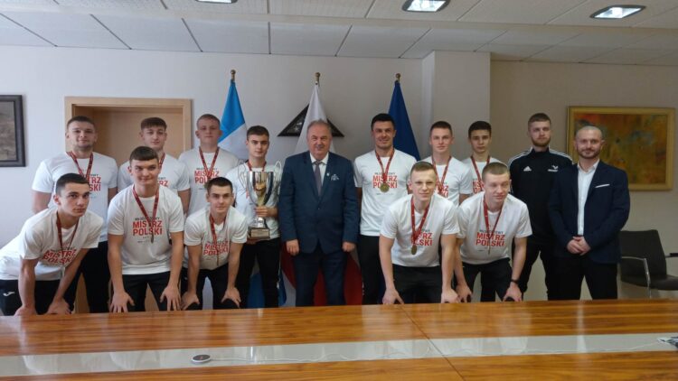 Mistrzowie Polski w futsalu w urzędzie marszałkowskim