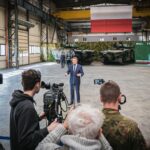 Borsuki dla polskiej armii. Umowa z Hutą Stalowa Wola podpisana - Polskie Radio Rzeszów