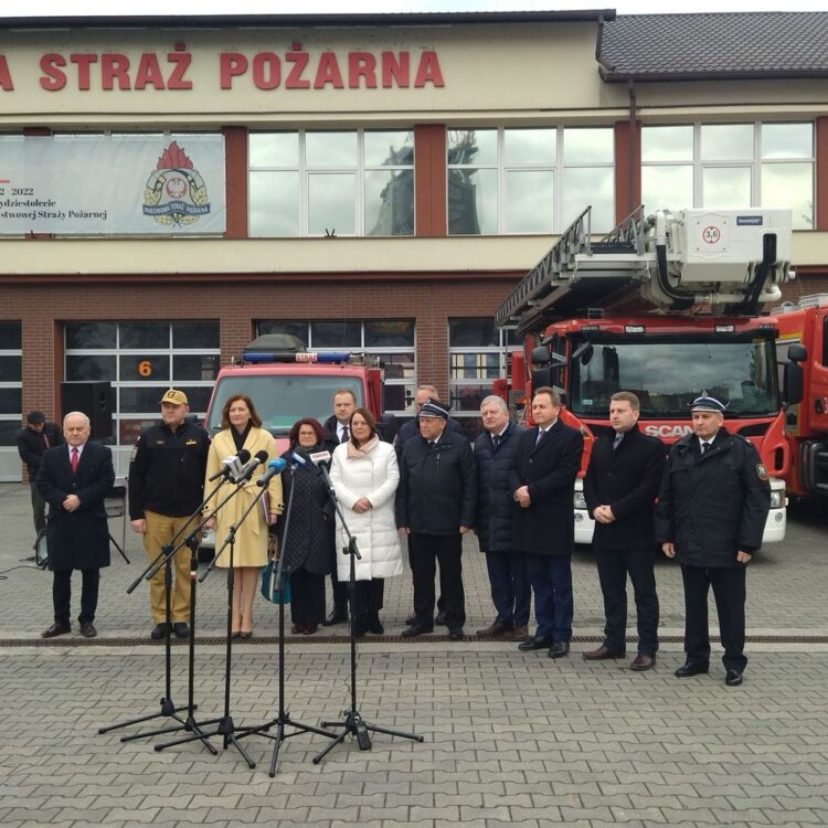 OSP na Podkarpaciu otrzyma pojazdy za 36 mln złotych 1 - Polskie Radio Rzeszów OSP na Podkarpaciu otrzyma pojazdy za 36 mln złotych