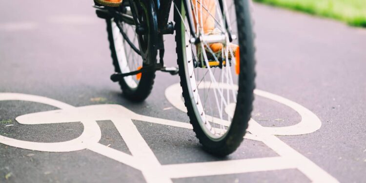 people cycling bike commuting 2021 08 26 22 35 18 utc