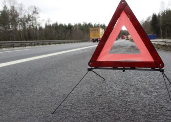 Koniec utrudnień na&nbsp;autostradzie A4. Zderzyły się tutaj dwa busy