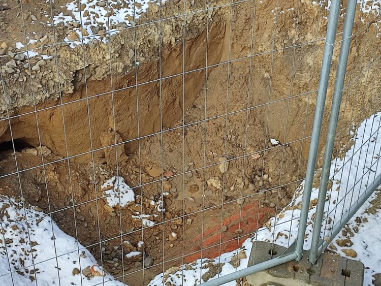 Podziemne korytarze odkryto w Kańczudze 1 - Polskie Radio Rzeszów Podziemne korytarze odkryto w Kańczudze