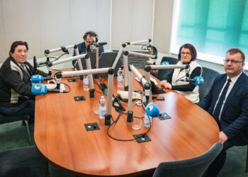 Politycy o&nbsp;sejmowej uchwale broniącej dobre imię Jana Pawła II&nbsp;w&nbsp;Pro Publico Bono