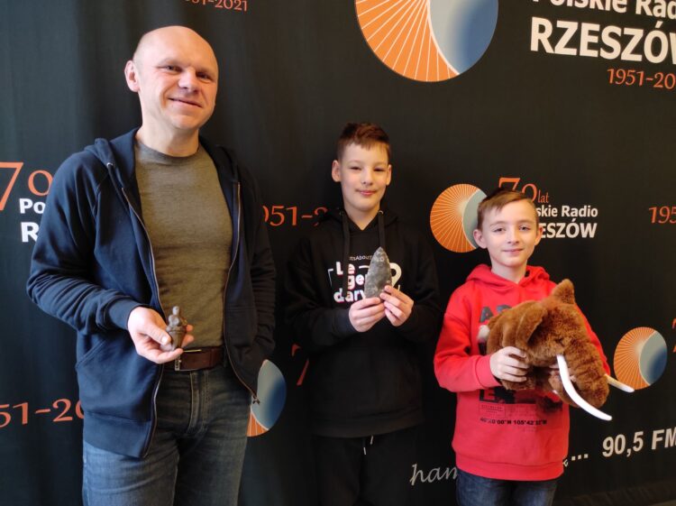 Pierwsi ludzie na Ziemi. Jak wyglądało ich życie?