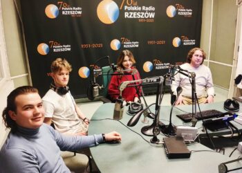 Uczniowie IX LO w&nbsp;Rzeszowie potrafią debatować