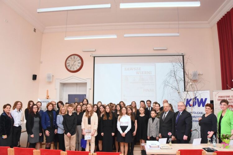 Finał 8. Wojewódzkiego Turnieju Poezji i Prozy „Zawsze Wierni”