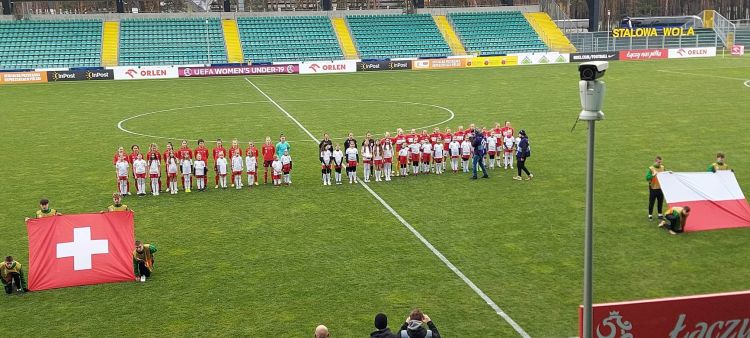 Remis Polek na początek turnieju 1 - Polskie Radio Rzeszów Remis Polek na początek turnieju