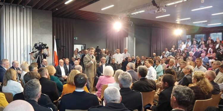 Politycy PiS o inwestycjach lokalnych 1 - Polskie Radio Rzeszów Politycy PiS o inwestycjach lokalnych