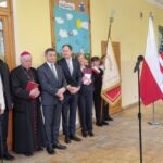 Tablica poświęcona Zbigniewowi Brzezińskiemu odsłonięta w Przemyślu - Polskie Radio Rzeszów