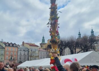 Konkurs na&nbsp;palmę wielkanocną podczas jarmarku w&nbsp;Przemyślu