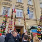 Konkurs na palmę wielkanocną podczas jarmarku w Przemyślu 7 - Polskie Radio Rzeszów Konkurs na palmę wielkanocną podczas jarmarku w Przemyślu - Polskie Radio Rzeszów