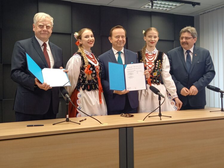 Światowy Festiwal Polonijnych Zespołów Folklorystycznych 1 - Polskie Radio Rzeszów Światowy Festiwal Polonijnych Zespołów Folklorystycznych