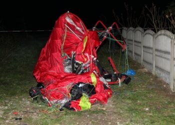 Motoparalotnia runęła na&nbsp;ziemię. Nie&nbsp;żyje 44-letni instruktor
