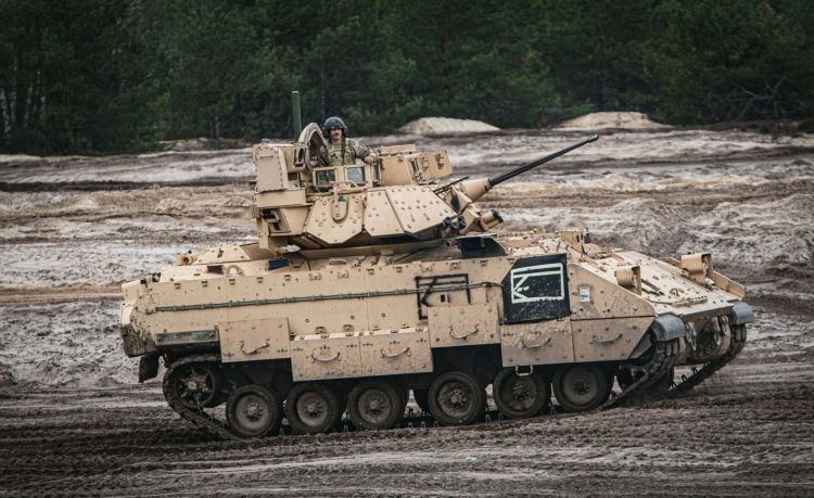 Czołgi Abrams w Nowej Dębie (zdjęcia, film) 1 - Polskie Radio Rzeszów Czołgi Abrams w Nowej Dębie (zdjęcia, film)