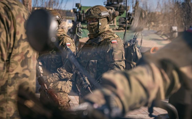 Drugi dzień Wojskowych Targów Pracy i Służby w Boguchwale 1 - Polskie Radio Rzeszów Drugi dzień Wojskowych Targów Pracy i Służby w Boguchwale