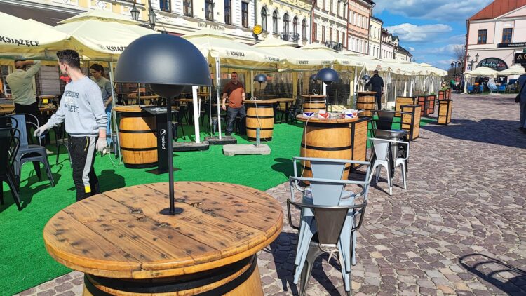 Ogródki piwne na rzeszowskim Rynku (zdjęcia)