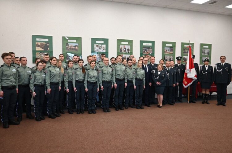 Podkarpacka KAS ma nowych funkcjonariuszy 1 - Polskie Radio Rzeszów Podkarpacka KAS ma nowych funkcjonariuszy