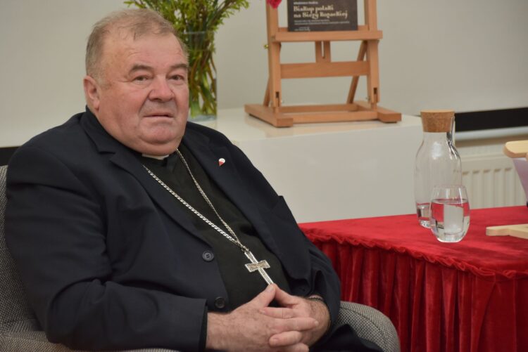 Spotkanie z bp. Marianem Buczkiem. Historia i dziedzictwo Kresów Wschodnich 1 - Polskie Radio Rzeszów Spotkanie z bp. Marianem Buczkiem. Historia i dziedzictwo Kresów Wschodnich