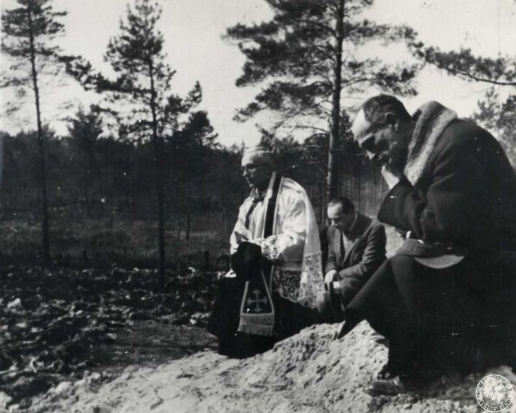 Historycy o konsekwencjach ujawnienia informacji o zbrodni w Katyniu 1 - Polskie Radio Rzeszów Historycy o konsekwencjach ujawnienia informacji o zbrodni w Katyniu