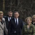 W Markowej prezydent Andrzej Duda oddał hołd rodzinie Ulmów (zdjęcia) 16 - Polskie Radio Rzeszów W Markowej prezydent Andrzej Duda oddał hołd rodzinie Ulmów (zdjęcia) - Polskie Radio Rzeszów