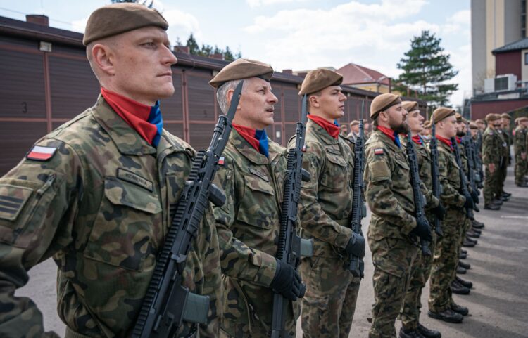 Uroczysty apel 3 PBOT (zdjęcia)