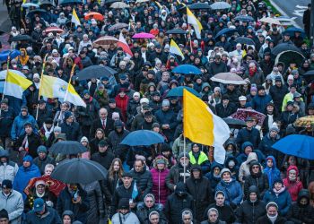 Marsz modlitewny ze&nbsp;św.&nbsp;Janem Pawłem II&nbsp;w&nbsp;Rzeszowie (zdjęcia)